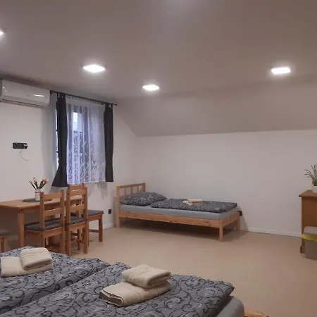 Na Sklipku לינה וארוחת בוקר